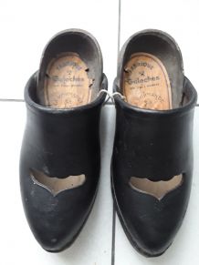 Véritables galoches cuir et bois