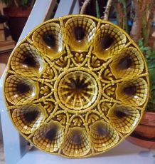 Ancien grand plat à huîtres en faïence de Sarreguemines