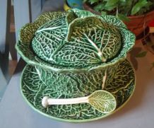 Soupière et plat de service "chou" en barbotine