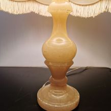 Lampe en albâtre abat-jour à franges 