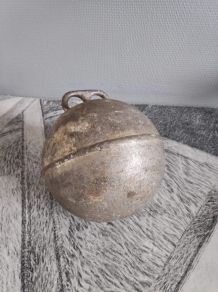 flotteur ancien de filet de pêche en aluminium Ruban Bleu