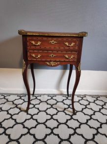 travailleuse avec beau marquetage en palissandre 