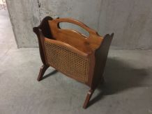 Porte-revues canné