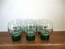 Set de 6 petits verres sur pied