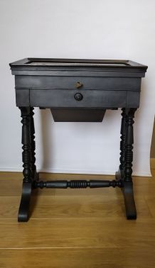 table de chevet travailleuse 