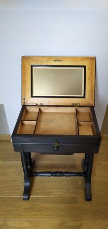 table de chevet travailleuse 