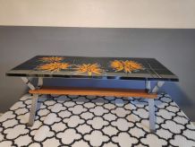 table basse vintage plateau céramique fleurs orange 