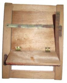 Ancienne presse Châssis en  feutre et bois  Matériau Collect