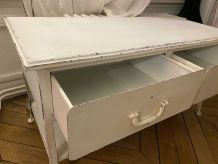Petite console de chambre d'enfant
