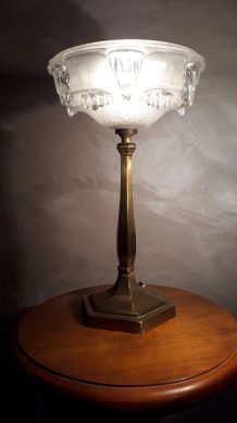 lampe de table de type calice artdeco