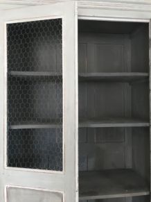 Armoire-Vaisselier patinée 