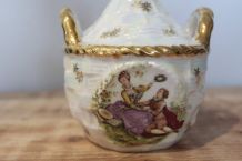 Flacon de toilette, décor WATTEAU - Porcelaine de Luxe