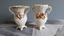 vases de barbottine blanche avec décor floral Capodimonte