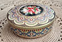 Ancienne boite à bonbons en tôle émaillée (Années 60)