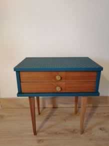 Petit chevet rétro