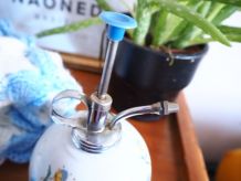 Ancienne burette en porcelaine fleurs vintage