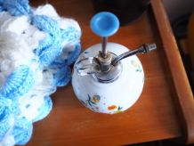 Ancienne burette en porcelaine fleurs vintage