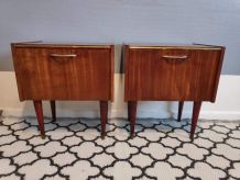 chevets de marque SEMB des années 60 sur pieds fuselés