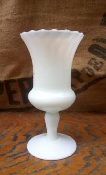 Joli vase en opaline 