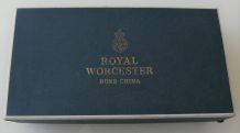 Coffret Royal Worcester Bone China cure dent + écuelle Porce