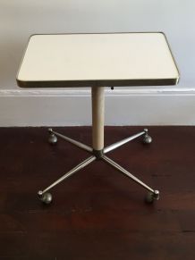 Tablette réglable en formica