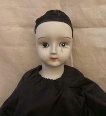 Ancienne poupée de Pierrot en céramique et en tissu 