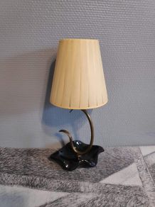 lampe pied en céramique noire et abat-jour en tissu jaune 