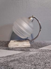 lampe art déco socle en marbre blanc, tulipe en verre dépoli