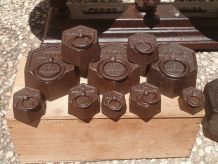 balance  vintage avec  ses  poids