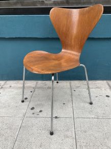 5 chaises "serie 7"  Arne Jacobsen 