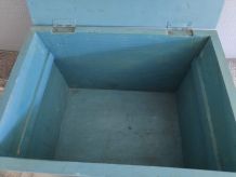 caisse ancienne bleue en bois avec 6 compartiments