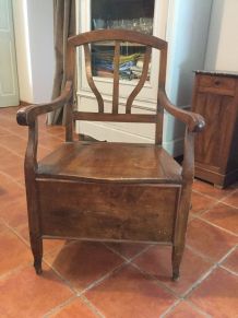Chaise ancienne en bois noble
