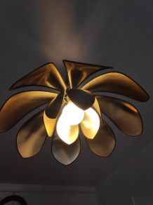 suspension XXL fleur de lotus  Robert Schuytener noir et or