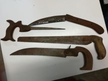 Lot de scies anciennes