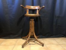 Ancien fauteuil de coiffeur  pour enfant