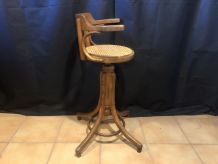 Ancien fauteuil de coiffeur  pour enfant