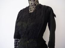 Antique ensemble victorien en satin de soie noir 1900s
