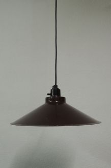 Suspension de cave en métal