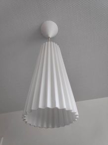 lustre en verre épais plissé teinte blanche intérieure