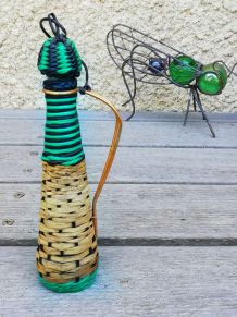 Petit flacon vintage tressé rotin et plastique 