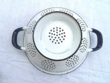 passoire  en acier émaillé, vintage