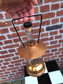 Boîte à musique / ancien flacon à liqueur 
