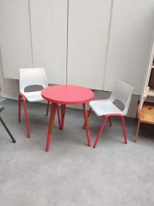 Paire de chaises école maternelle dlg Robin Day