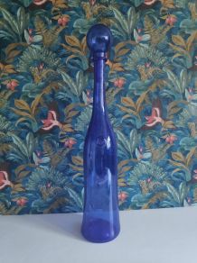 Carafe bouteille géante Biot en verre bleu de Perse