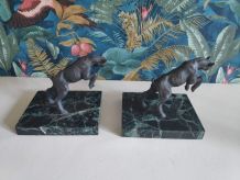 serre-livres bouquetins anciens, base en beau marbre noir 