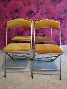 chaises pliantes opéra velours couleur vieil or 