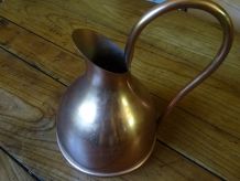 pichet en laiton