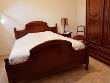 Chambre complète (lit, armoire, commode, chevet) en bois mas