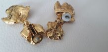 Boules d'oreilles dorées vintage 1968
