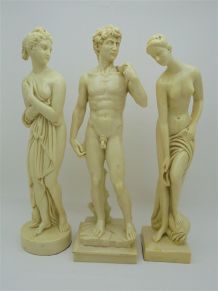 3 statuettes en résine